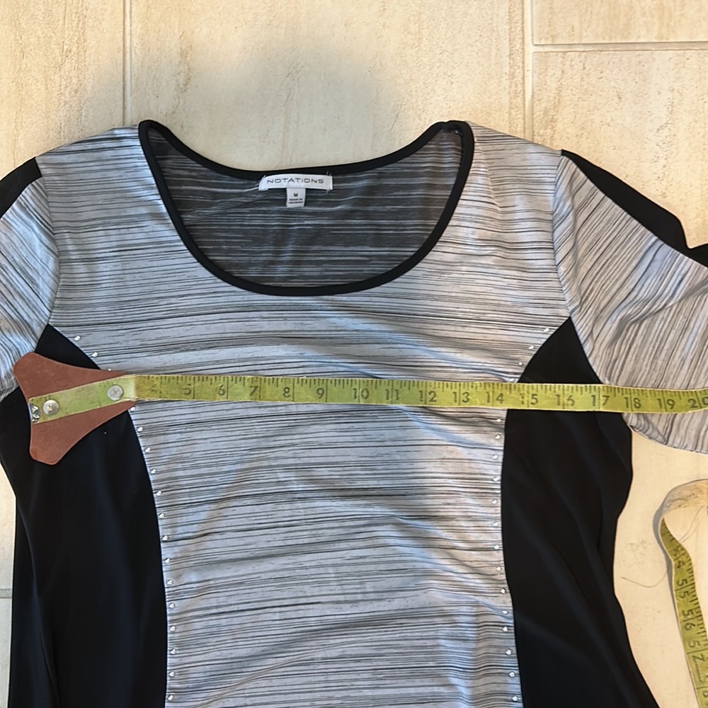 Notations black and gray polyester top - Picture 8 of 9